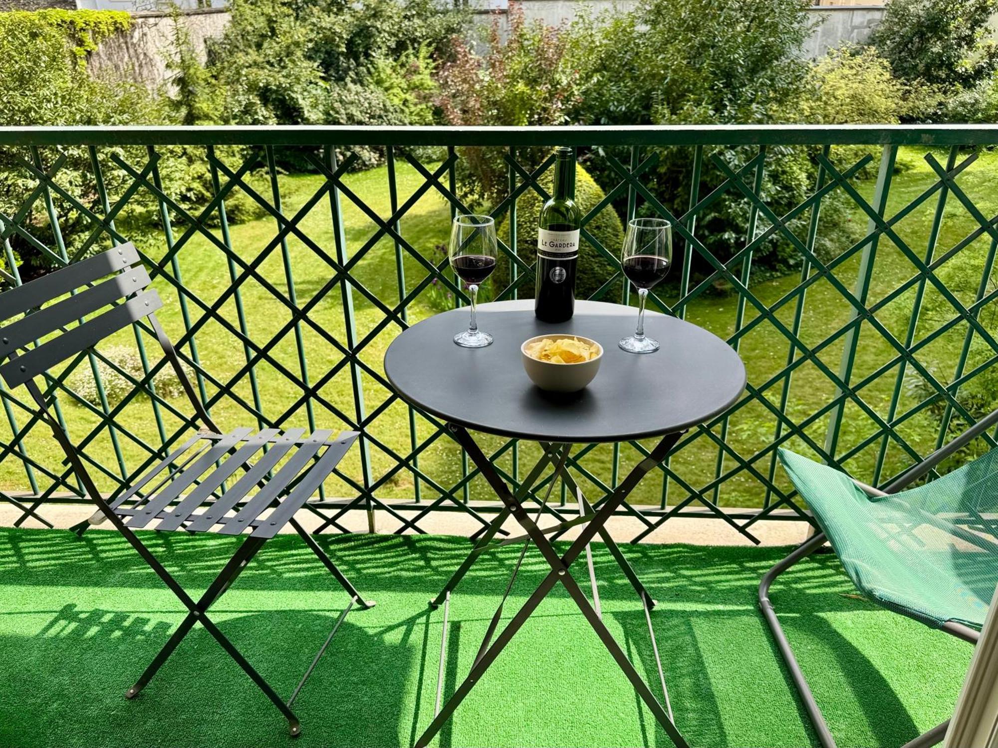 Superbe Appartement Avec Belle Vue Jardin Paris Eksteriør billede